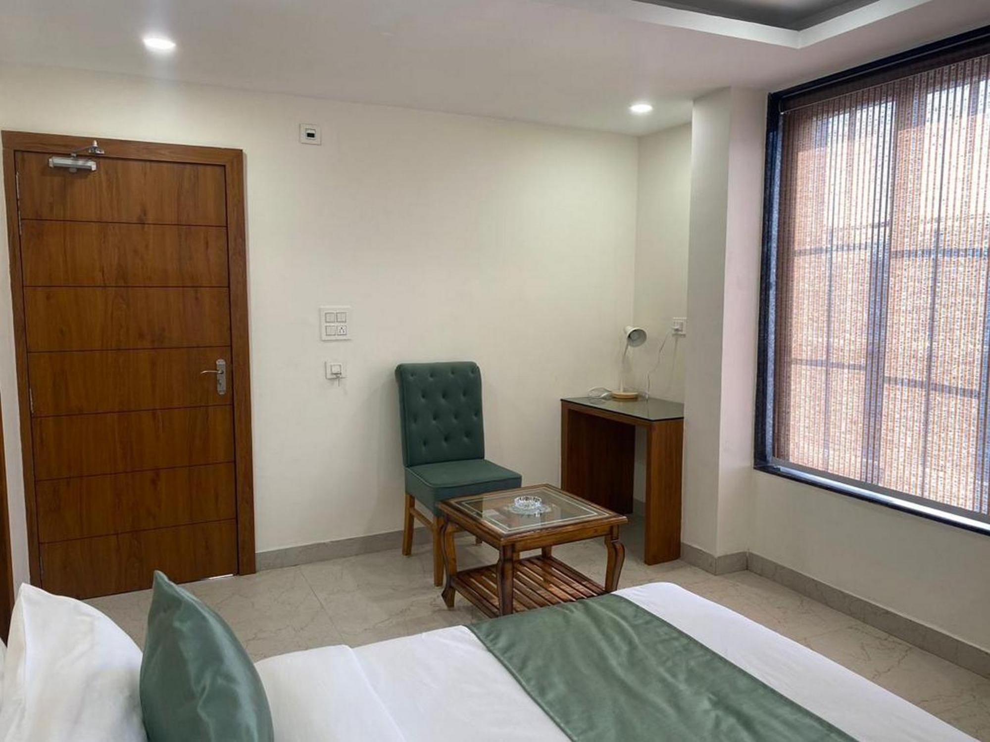Hotel Eleven Heights Bhopal Extérieur photo