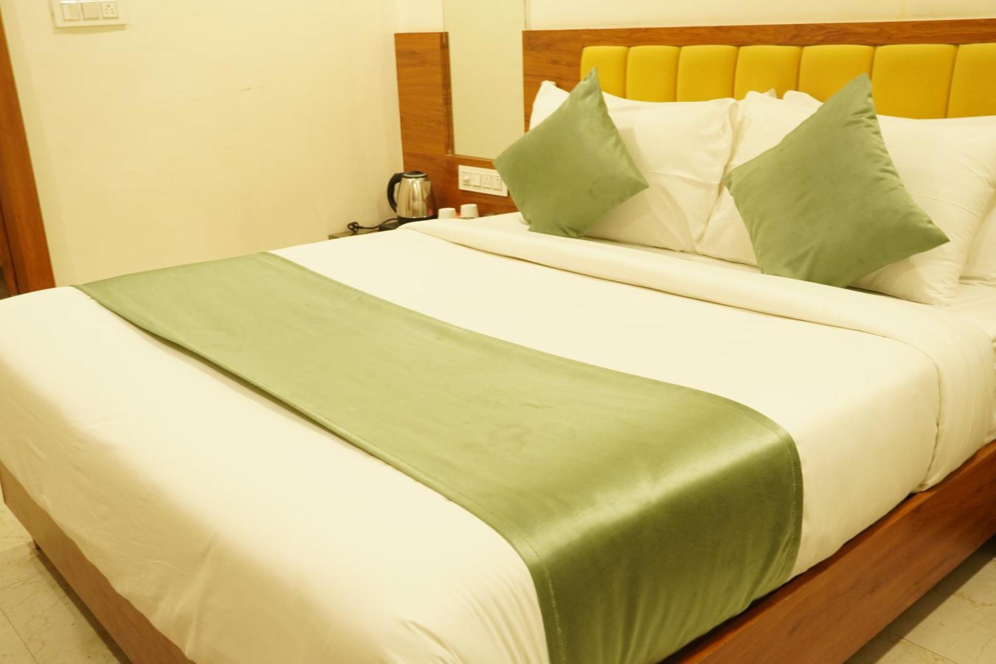 Hotel Eleven Heights Bhopal Extérieur photo