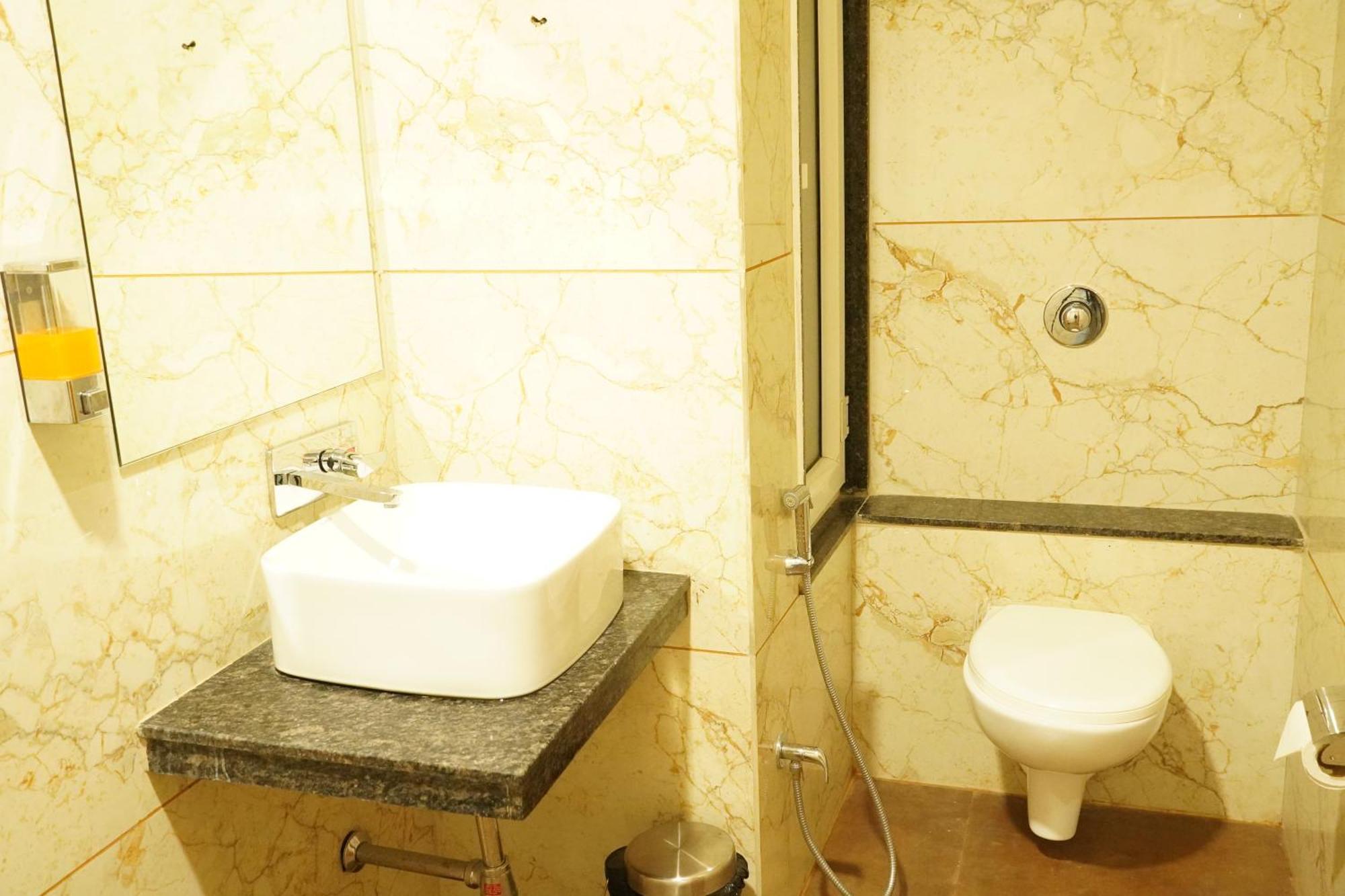 Hotel Eleven Heights Bhopal Extérieur photo