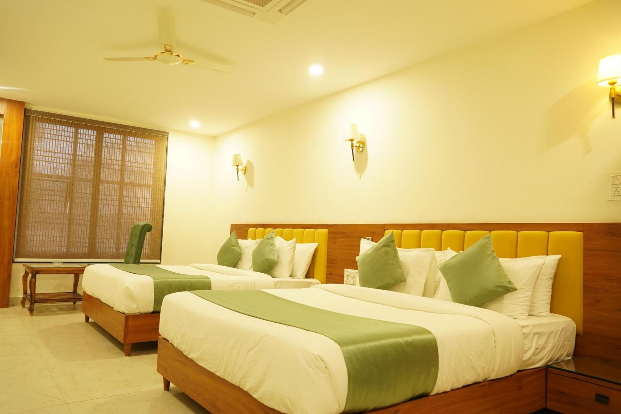 Hotel Eleven Heights Bhopal Extérieur photo