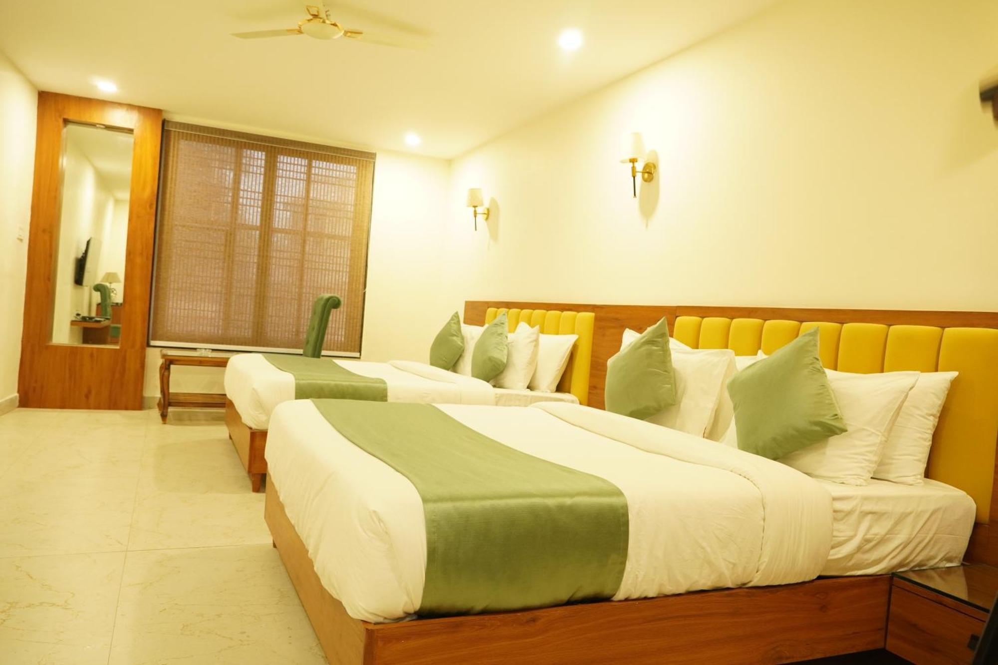 Hotel Eleven Heights Bhopal Extérieur photo