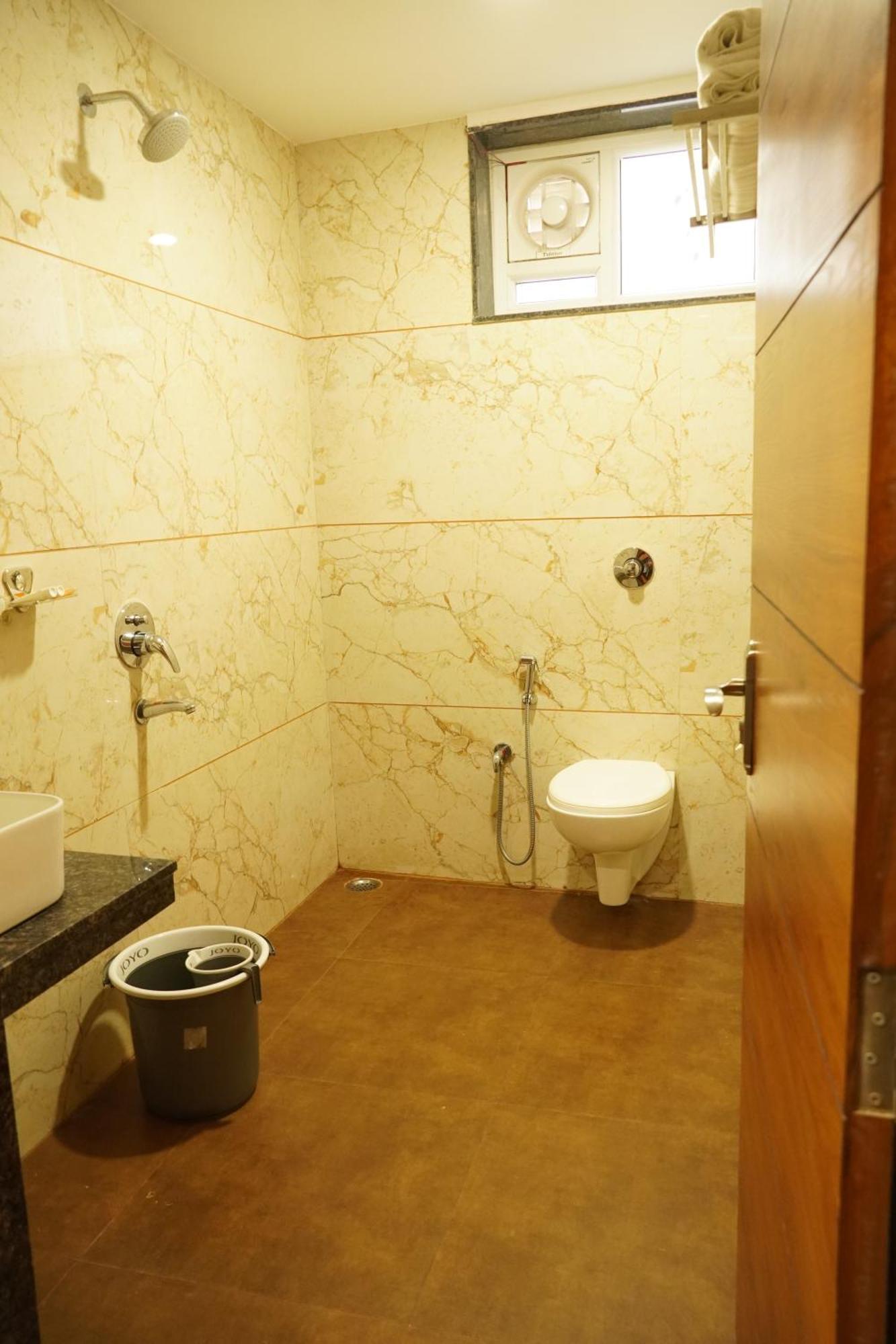 Hotel Eleven Heights Bhopal Extérieur photo