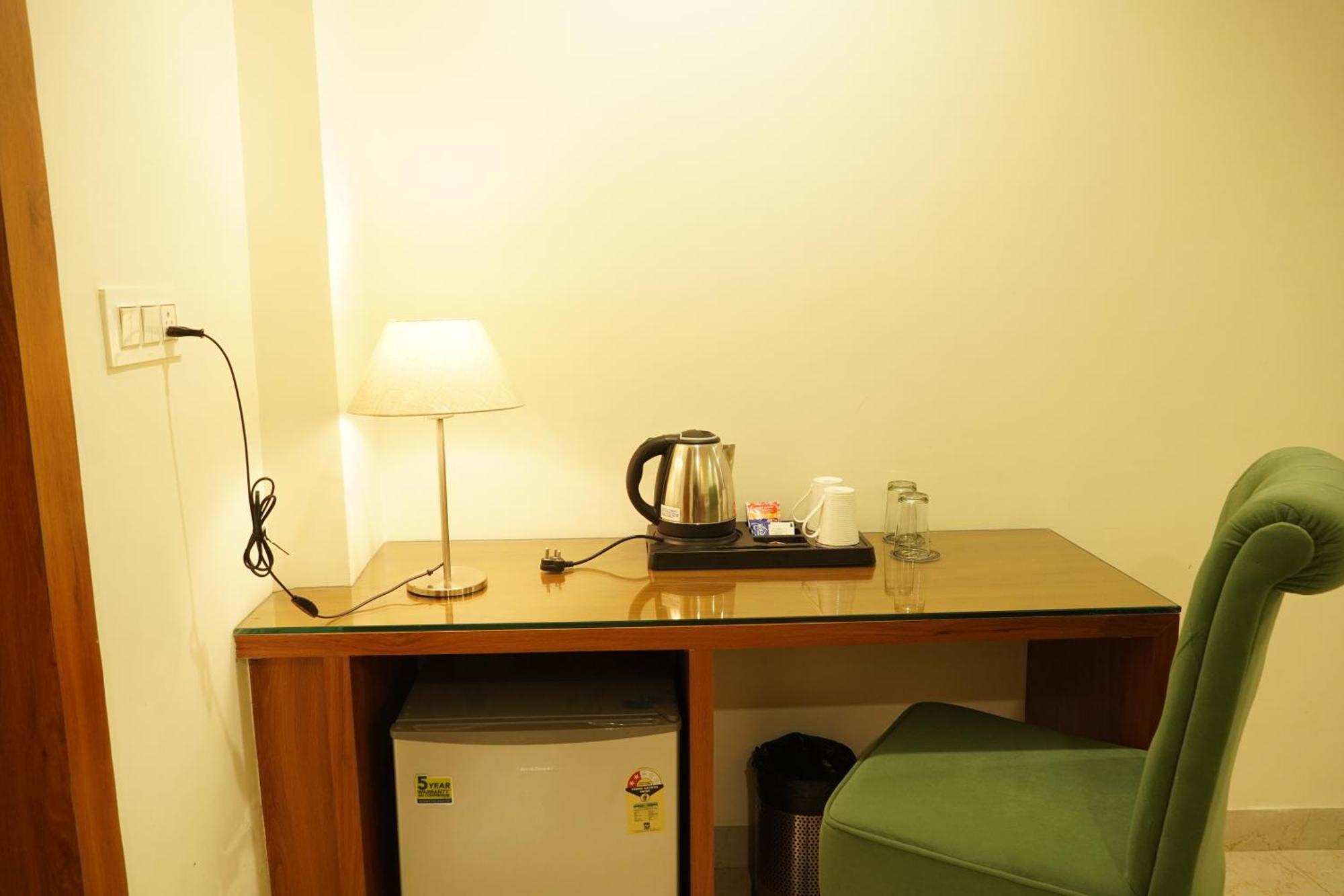 Hotel Eleven Heights Bhopal Extérieur photo