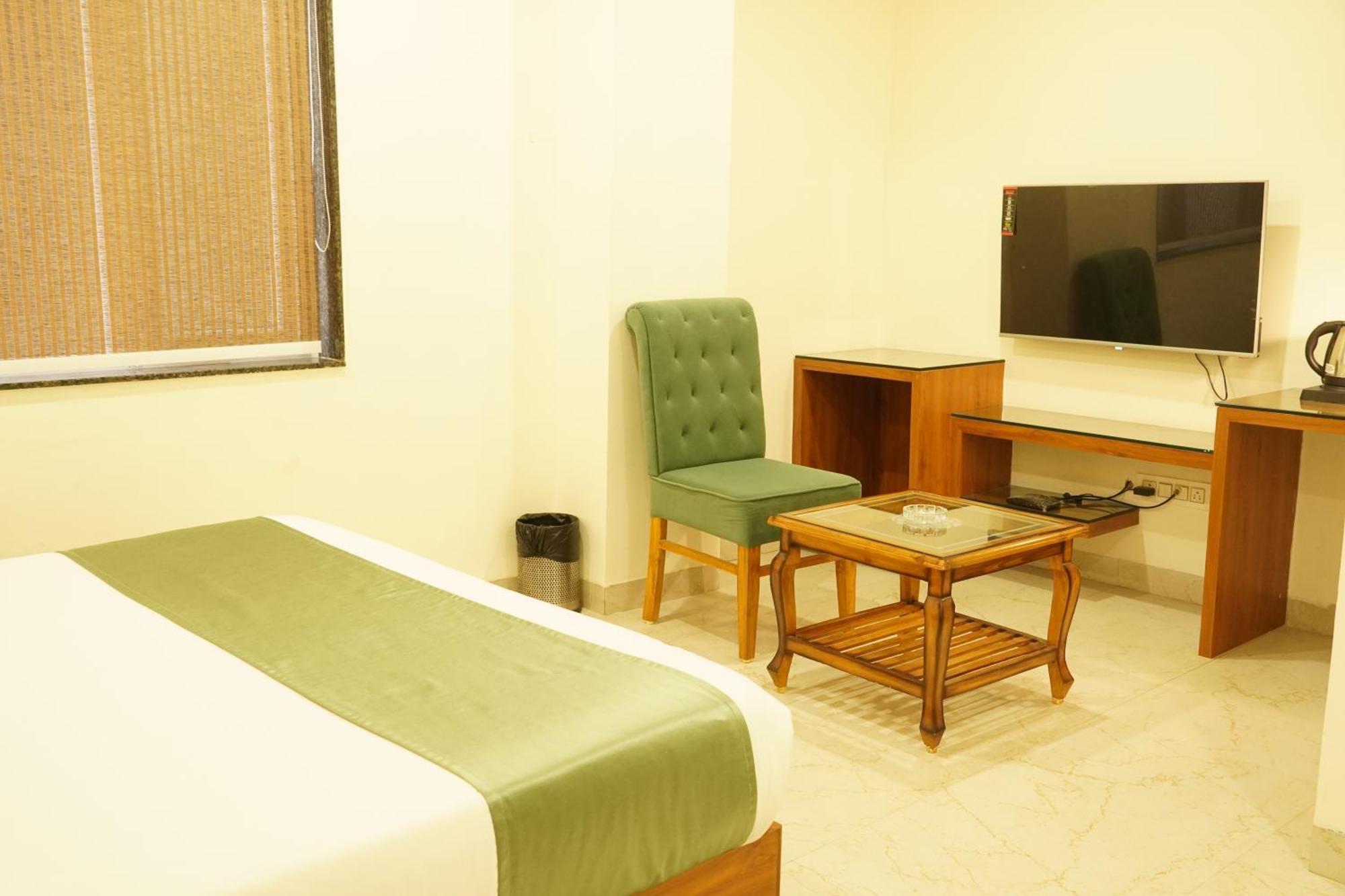 Hotel Eleven Heights Bhopal Extérieur photo