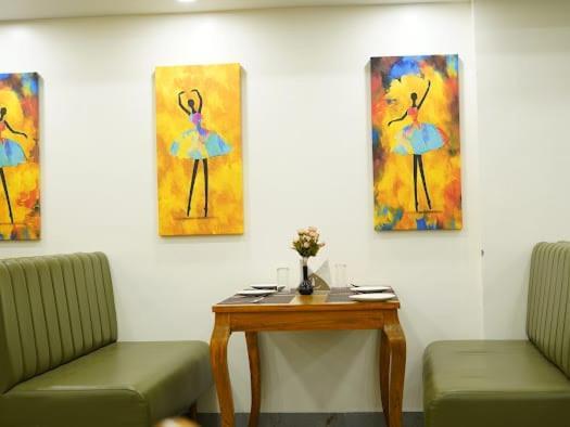 Hotel Eleven Heights Bhopal Extérieur photo
