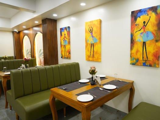 Hotel Eleven Heights Bhopal Extérieur photo